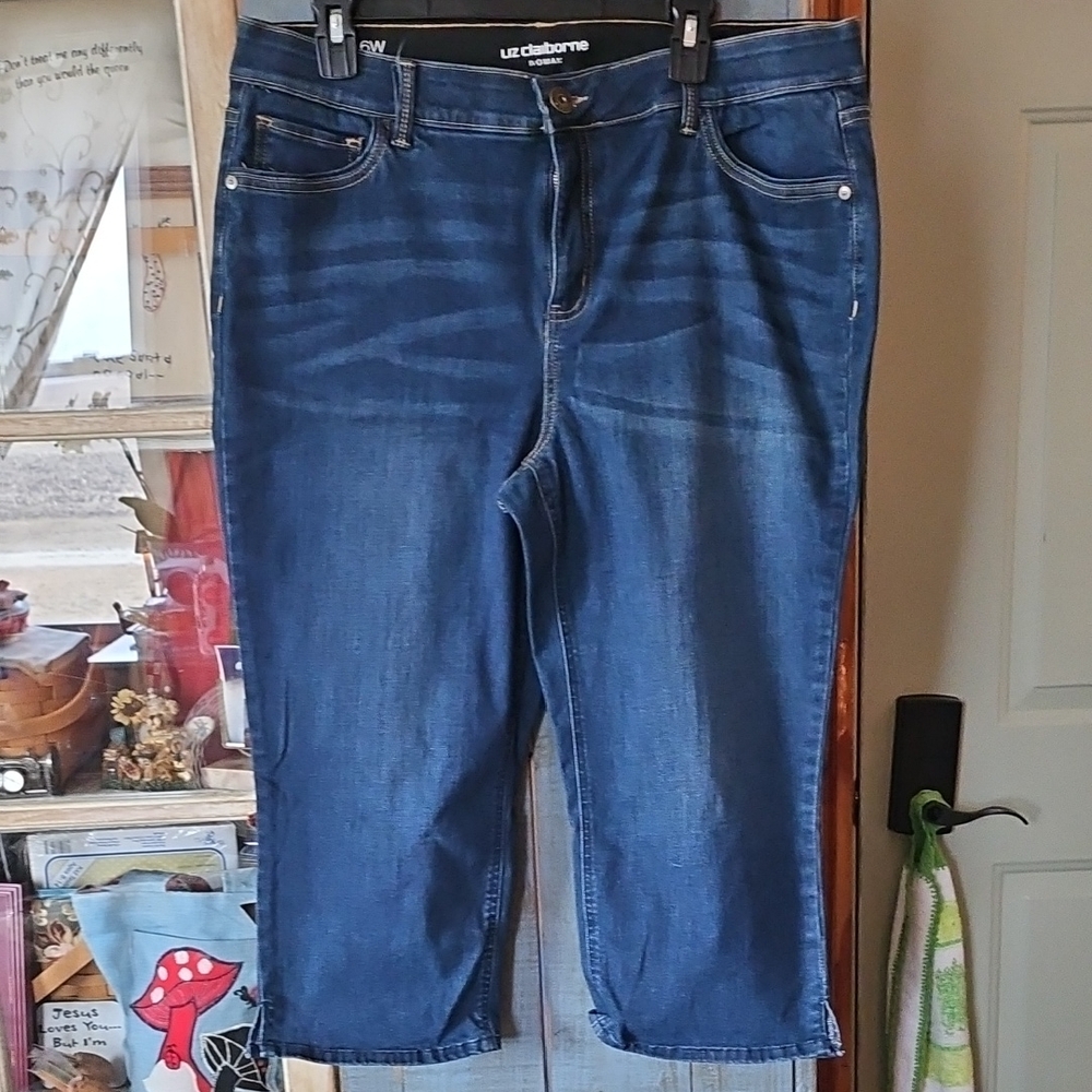 Liz Claiborne Classic Capris